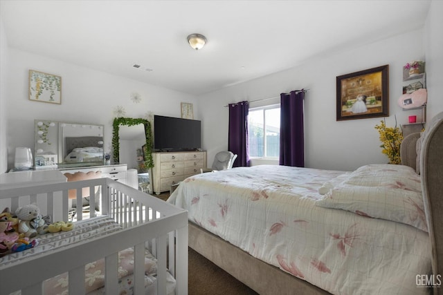 bedroom with carpet flooring