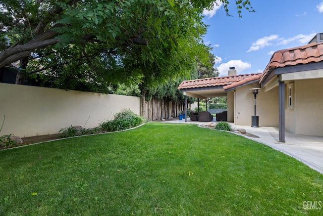 401 Via Carisma, Bakersfield, CA 93309 - view of yard with a patio area