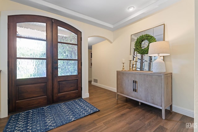 401 Via Carisma, Bakersfield, CA 93309 - entrance foyer featuring wood finished floors, baseboards, and arched walkways