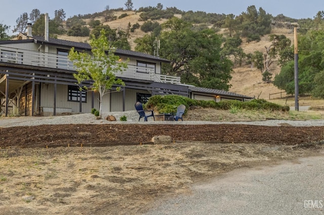 24501 Pueblo Ct, Tehachapi, CA 93561 - view of front facade featuring a deck