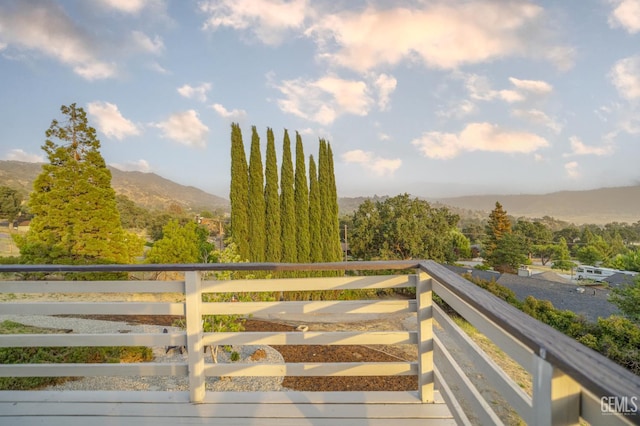 24501 Pueblo Ct, Tehachapi, CA 93561 - wooden terrace with a mountain view