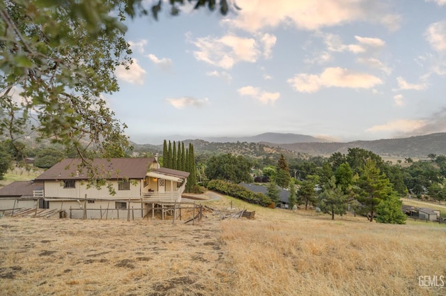 24501 Pueblo Ct, Tehachapi, CA 93561 - rear view of house featuring a mountain view