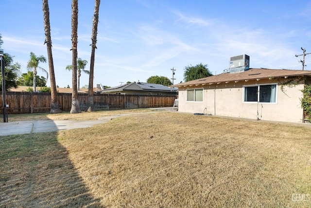 6101 Crestmore St, Bakersfield, CA 93308 - view of fenced backyard