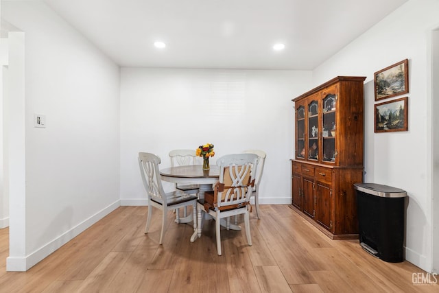 6101 Crestmore St, Bakersfield, CA 93308 - dining area featuring light wood-type flooring and recessed lighting