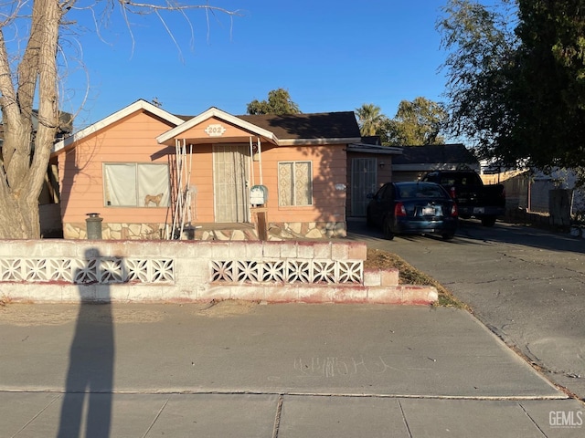 view of front of property