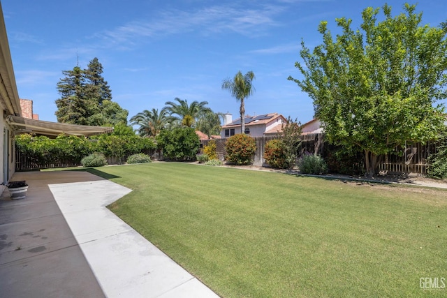 10400 Walnut Creek Ct, Bakersfield, CA 93311 - view of yard featuring a patio area