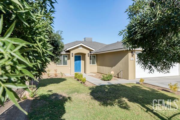 236 N Grant St, Shafter, CA 93263 - photo 3
