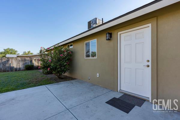 236 N Grant St, Shafter, CA 93263 - photo 25