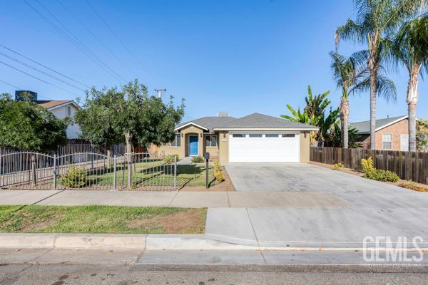 236 N Grant St, Shafter, CA 93263 - photo 2