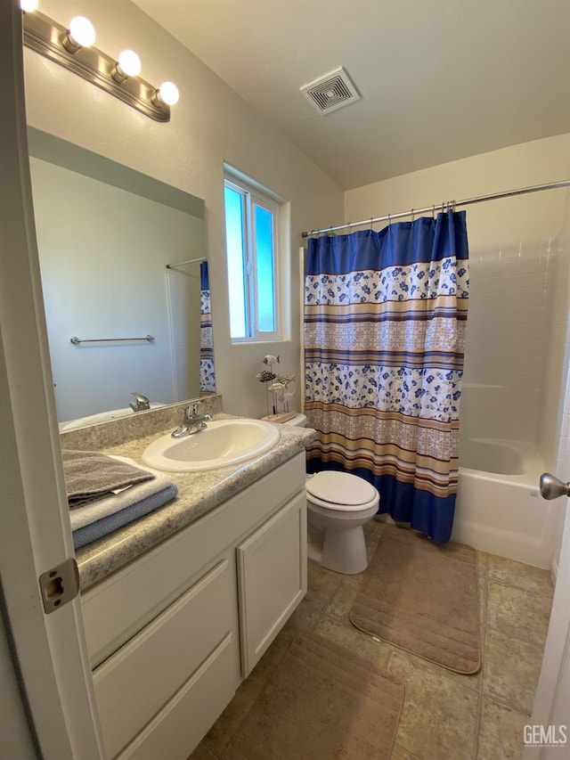 full bathroom with shower / bath combo with shower curtain, visible vents, toilet, and vanity