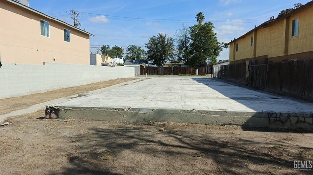1414 Monterey St, Bakersfield, CA 93305