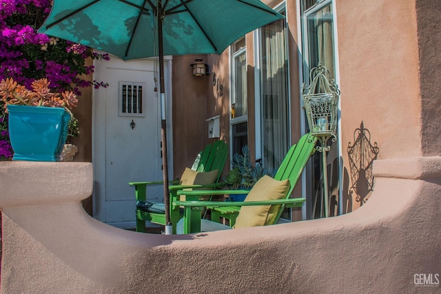 512 N Harper Ave, Los Angeles, CA 90048 - view of patio