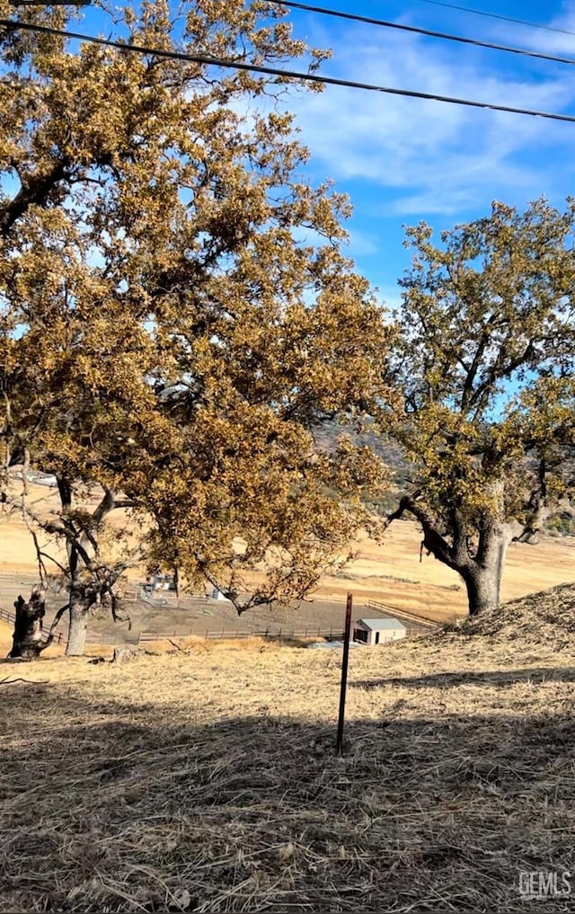 Listing photo 3 for 23840 Dart Dr, Tehachapi CA 93561