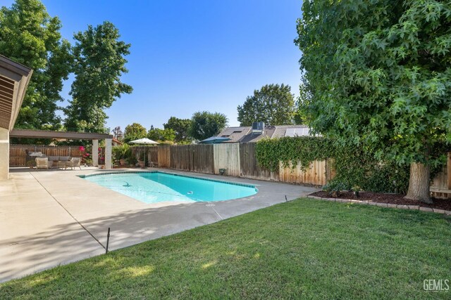 2700 Hoad Ln, Bakersfield, CA 93309 - view of swimming pool with a patio and outdoor lounge area