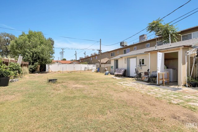 1504 Stockton Ave, Bakersfield, CA 93308 - view of yard