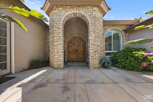 1001 Paxton Way, Bakersfield, CA 93312 - entrance to property with stone siding and stucco siding