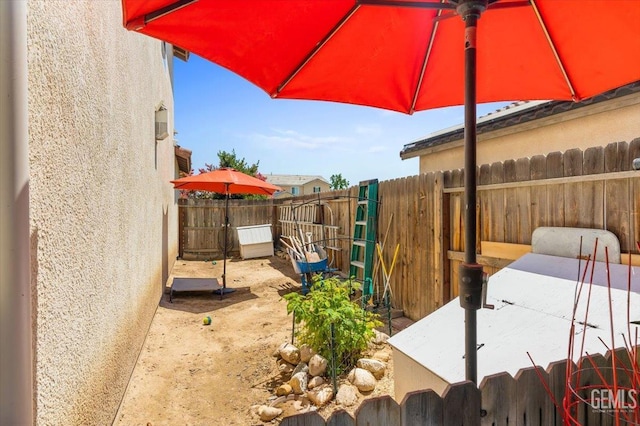 16018 La Strada Ct, Bakersfield, CA 93314 - view of yard