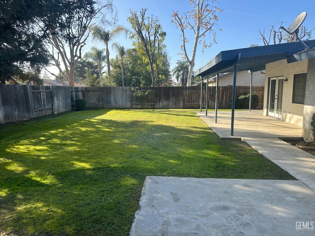 view of yard with a patio