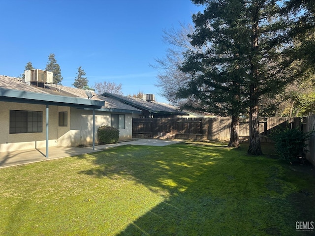 view of yard with a patio area