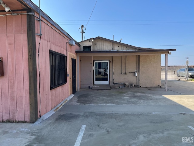 267 Cedar Ave, Earlimart, CA 93219 - exterior space featuring fence