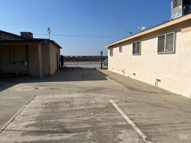 267 Cedar Ave, Earlimart, CA 93219 - exterior space with fence and a gate