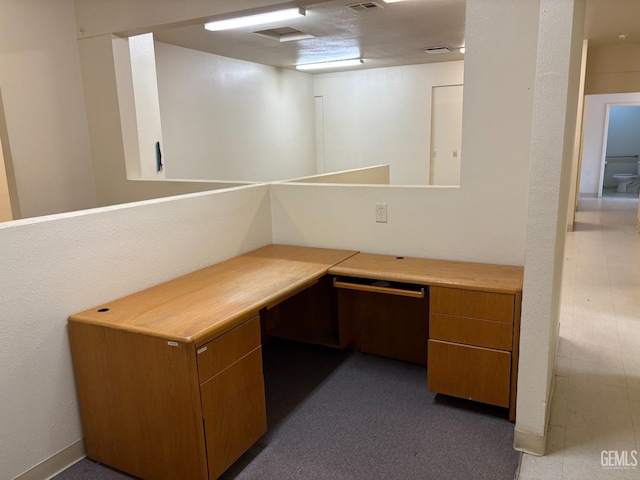 267 Cedar Ave, Earlimart, CA 93219 - unfurnished office with built in study area