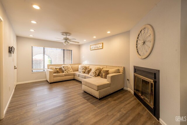 1001 Mohawk St Unit 75, Bakersfield, CA 93309 - living area featuring recessed lighting, baseboards, and dark wood-style flooring