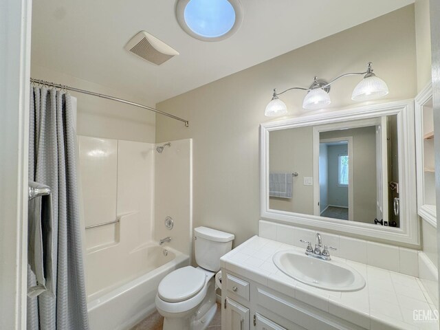 12301 Nacelle Ave, Bakersfield, CA 93312 - full bath with shower / bath combo and vanity