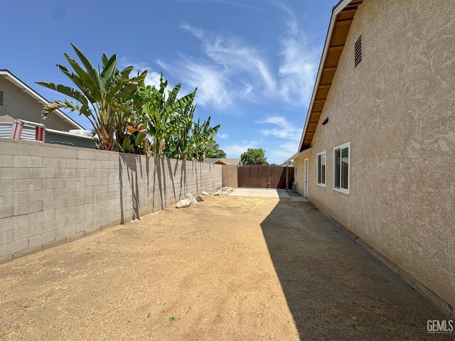 12301 Nacelle Ave, Bakersfield, CA 93312 - view of fenced backyard