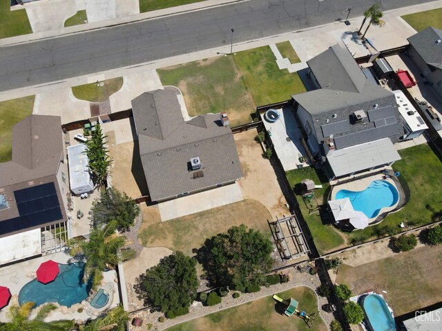 12301 Nacelle Ave, Bakersfield, CA 93312 - bird's eye view of a pool