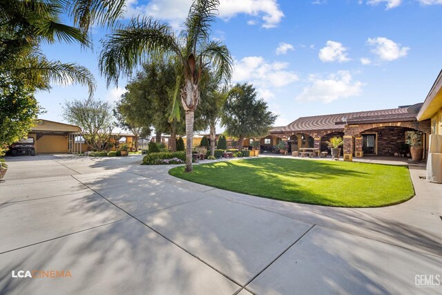 exterior space featuring driveway