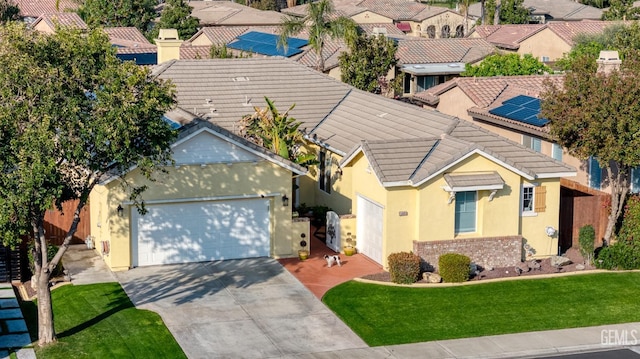 view of front of house with a front lawn