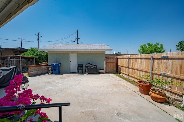 view of patio featuring a fenced backyard