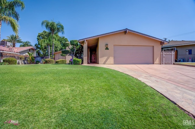 view of front of home featuring a front yard