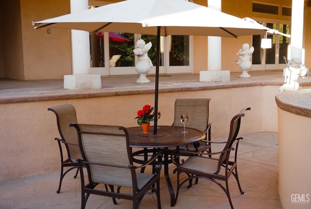 3006 Springbank Ct, Bakersfield, CA 93311 - view of patio featuring outdoor dining space