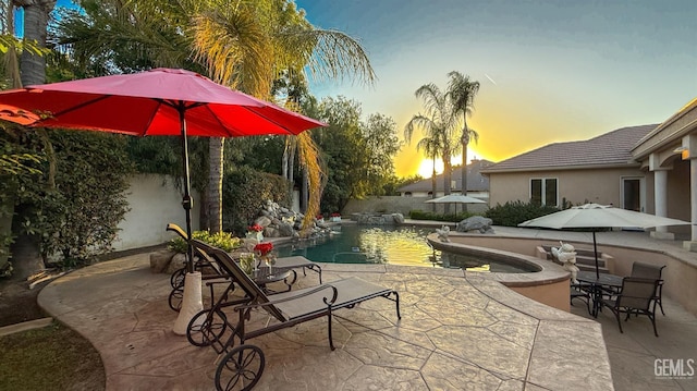 3006 Springbank Ct, Bakersfield, CA 93311 - fenced backyard featuring a patio