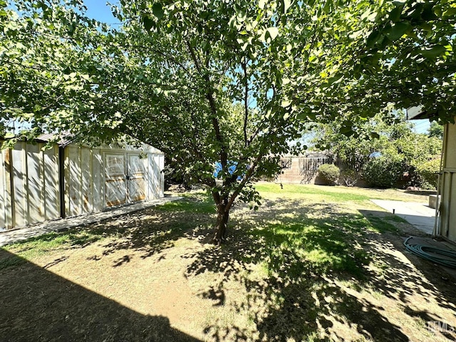 1013 Chelsea St, Bakersfield, CA 93306 - photo 12