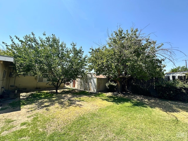 1013 Chelsea St, Bakersfield, CA 93306 - photo 11