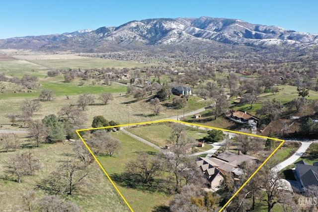 29201 Angus Ct, Tehachapi, CA 93561 - aerial view of sparsely populated area featuring property boundaries highlighted and mountains