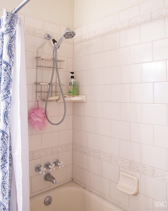 29201 Angus Ct, Tehachapi, CA 93561 - full bathroom featuring shower / tub combo