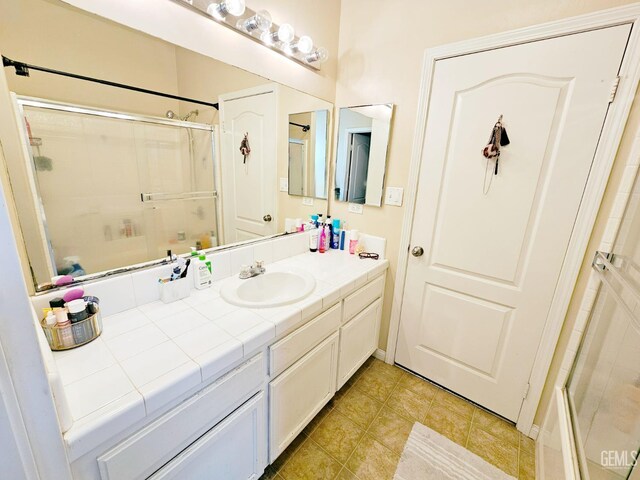 606 New Zealand Dr, Bakersfield, CA 93307 - photo 42