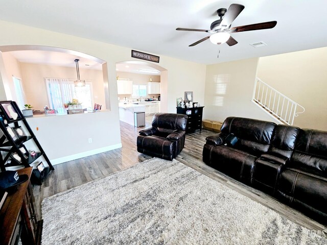 606 New Zealand Dr, Bakersfield, CA 93307 - photo 22