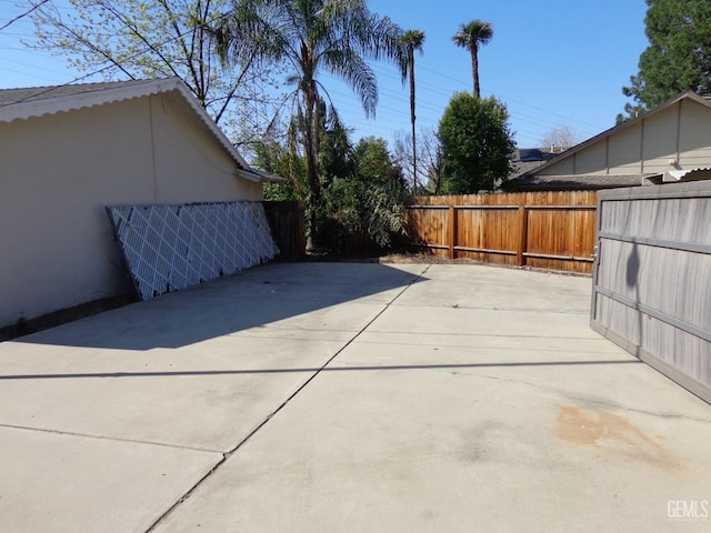 3001 Peach Tree Ct, Bakersfield, CA 93301 - view of patio with a fenced backyard