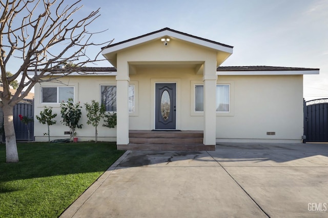 view of front of home with a front yard