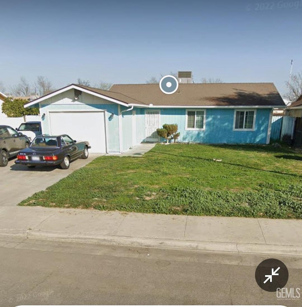 725 Anita Ave, Delano, CA 93215 - photo 1