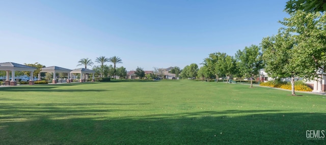 13620 Stonethwaite Ln, Bakersfield, CA 93311 - surrounding community with a gazebo and a yard