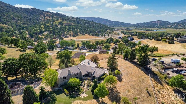 28221 Cumberland Rd, Tehachapi, CA 93561 - aerial view of property and surrounding area featuring a mountainous background