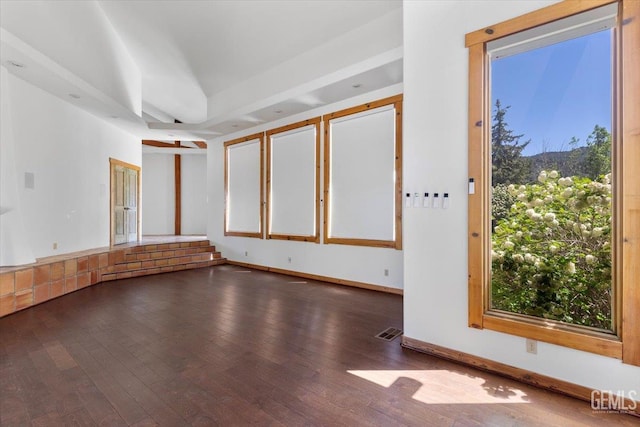 28221 Cumberland Rd, Tehachapi, CA 93561 - unfurnished room featuring wood-type flooring