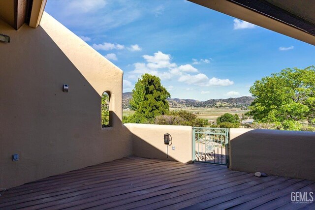 28221 Cumberland Rd, Tehachapi, CA 93561 - wooden terrace featuring a mountain view