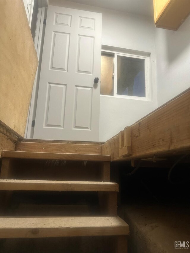 1225 Austin St, Delano, CA 93215 - view of stairs